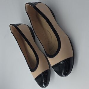 Women's sz 8.5 M Clarks Sara Orchid Blush Black Patent Shoes